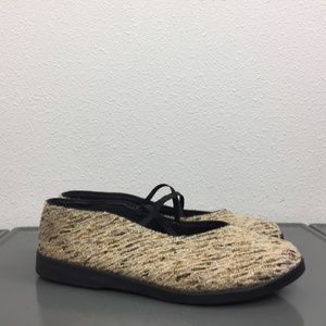 Apropos Anthropologie Tan Mary Jane Flat Shoes 9.5